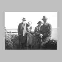 011-0065  In Pogrimmen 1935 zu Besuch, Gustav Frhr. von Cornberg, Wernigerode und Wilhelm von Trotha aus Kuemmritz.jpg